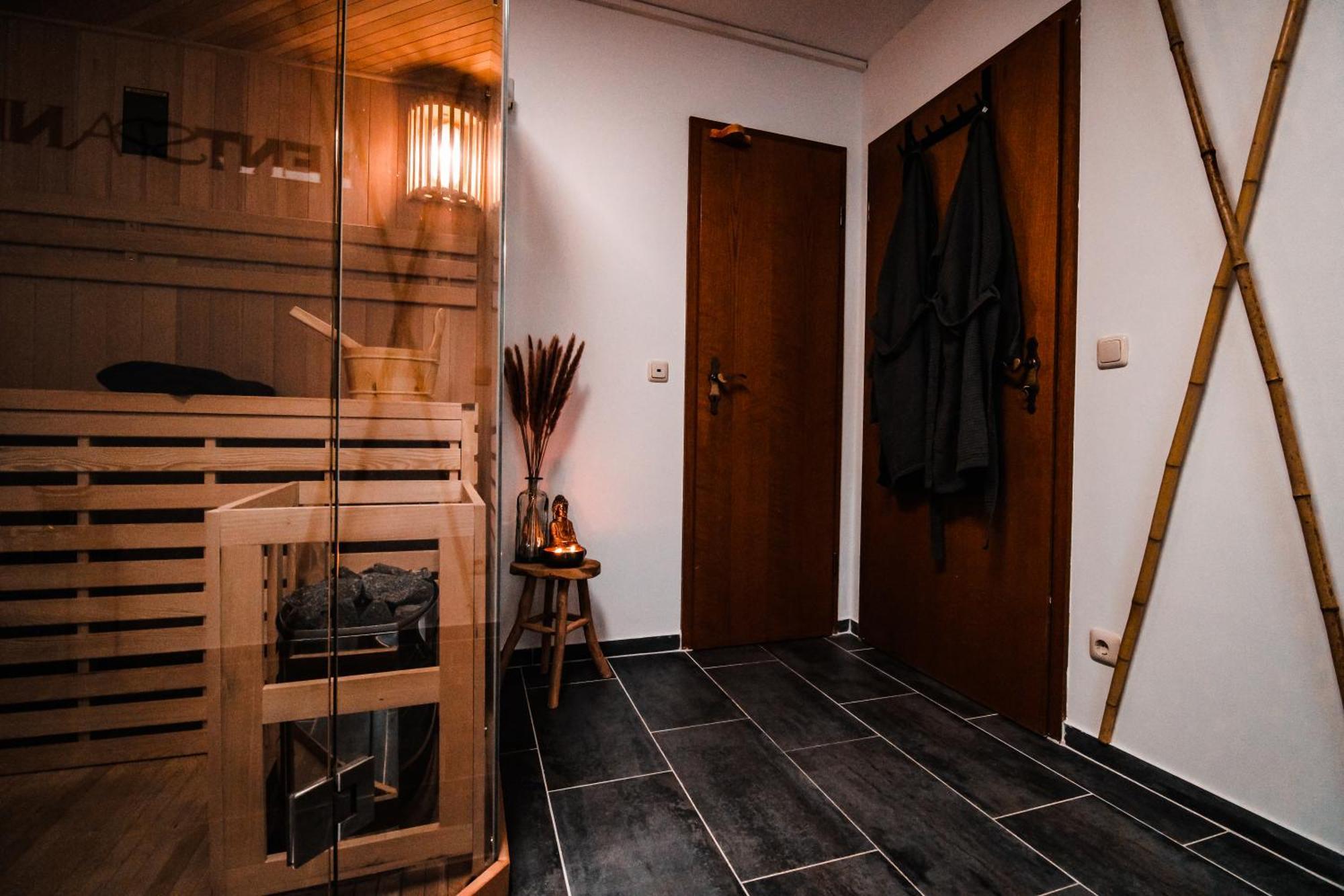 Stilvolle Wellness-ferienwohnung In Whirlpool, Sauna, Grill, Fitness, Billard & Moselblick Apartment