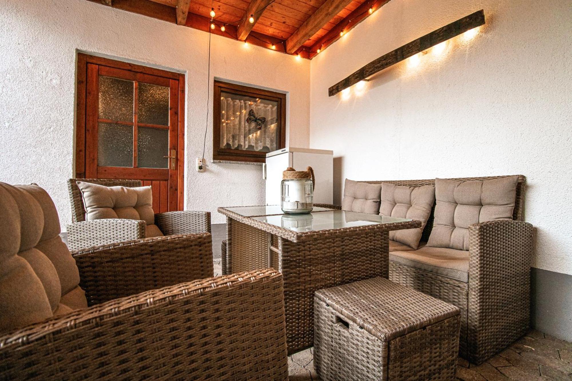 Stilvolle Wellness-ferienwohnung In Whirlpool, Sauna, Grill, Fitness, Billard & Moselblick