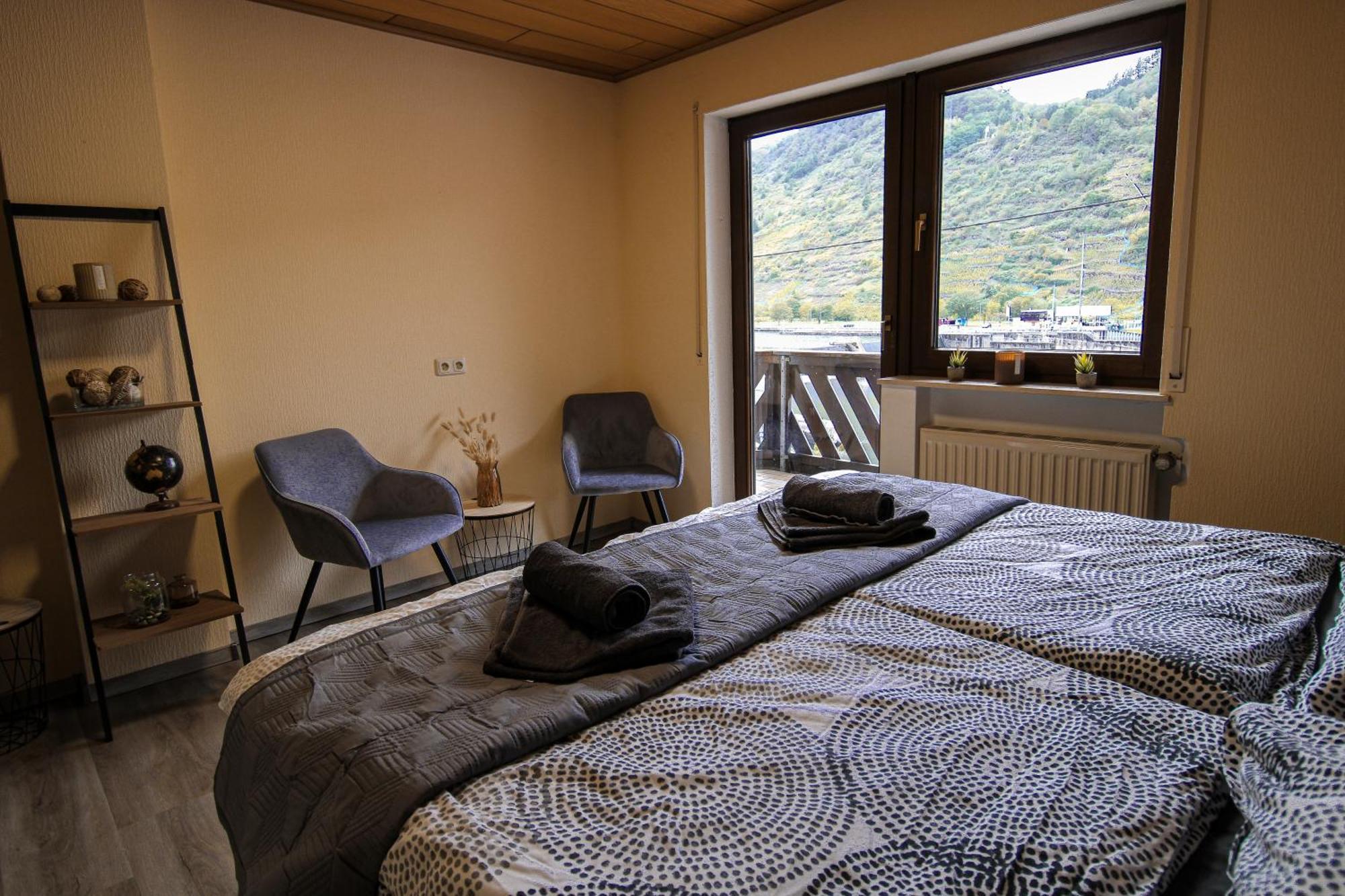 Stilvolle Wellness-ferienwohnung In Whirlpool, Sauna, Grill, Fitness, Billard & Moselblick Neef