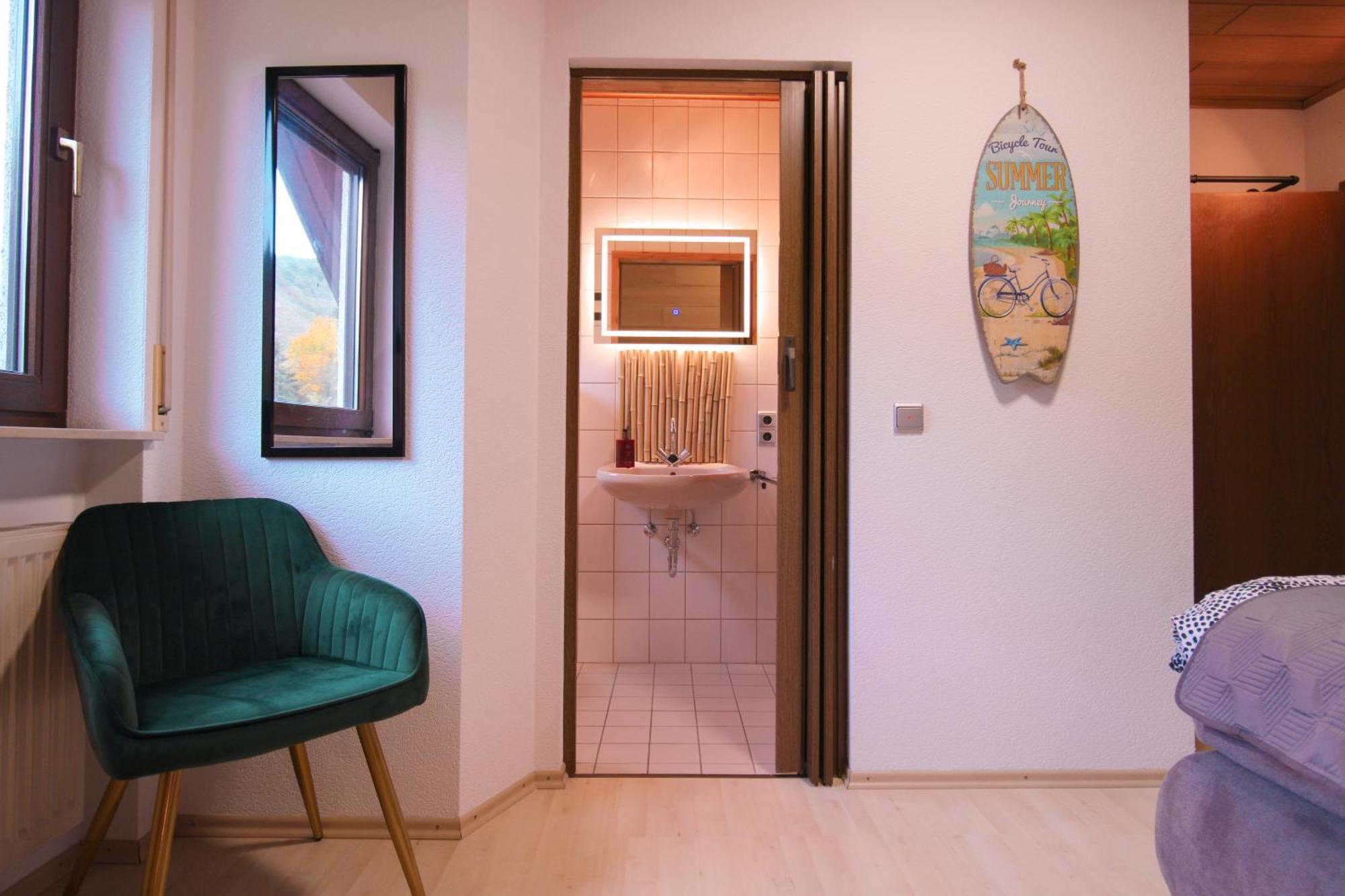 Stilvolle Wellness-ferienwohnung In Whirlpool, Sauna, Grill, Fitness, Billard & Moselblick