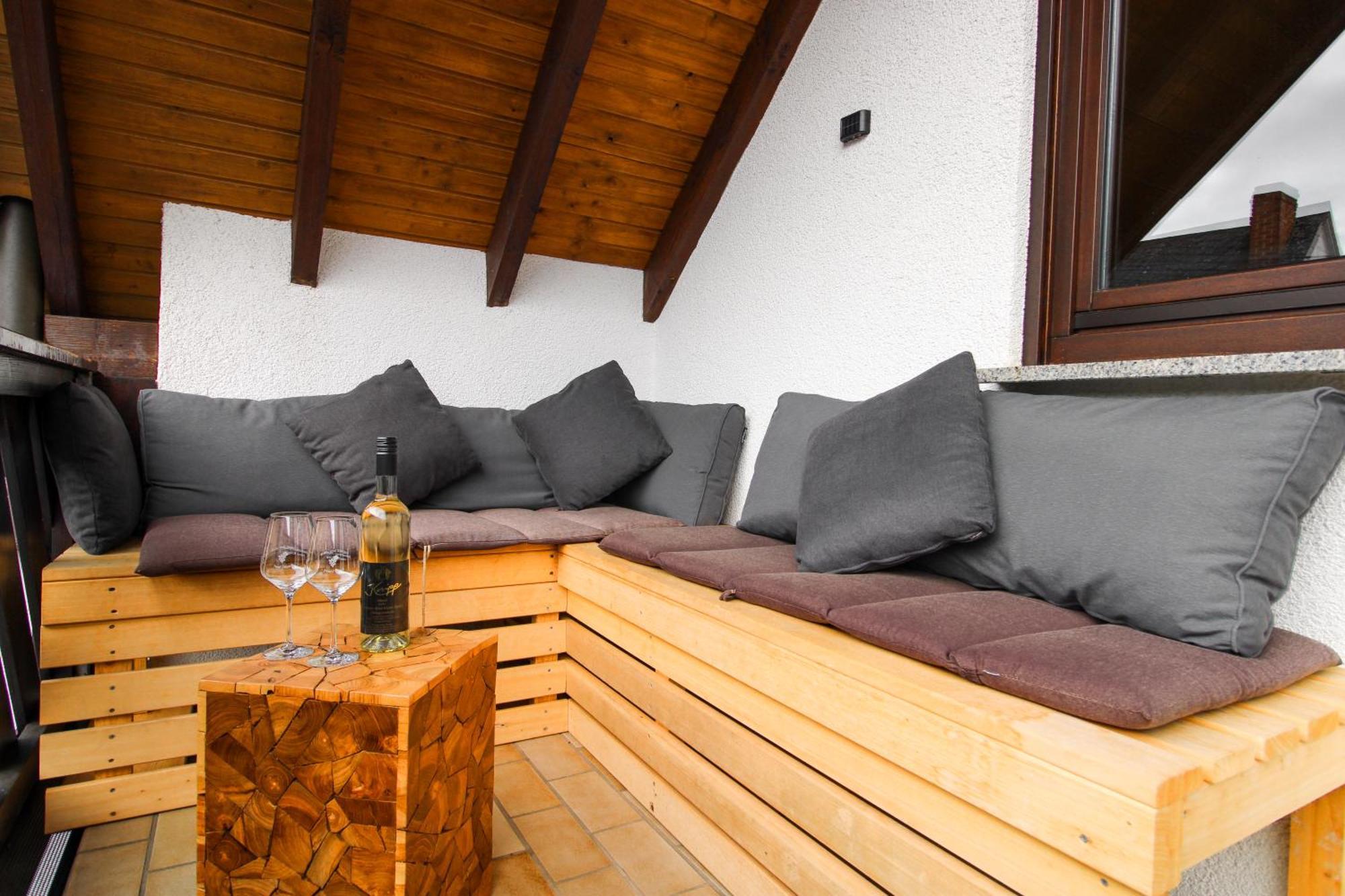 Stilvolle Wellness-ferienwohnung In Whirlpool, Sauna, Grill, Fitness, Billard & Moselblick