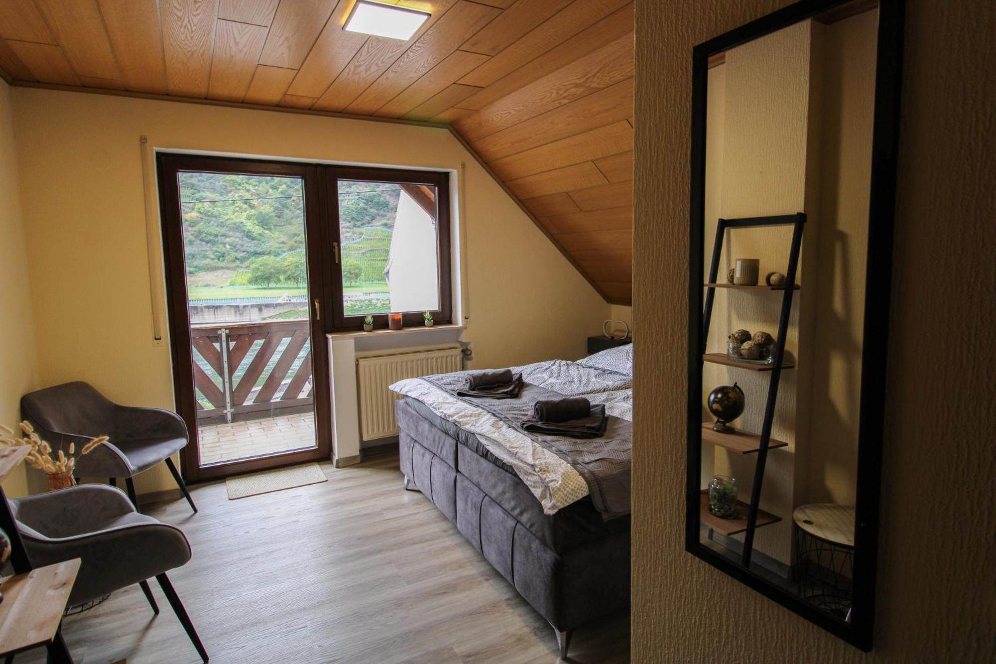 Stilvolle Wellness-ferienwohnung In Whirlpool, Sauna, Grill, Fitness, Billard & Moselblick *